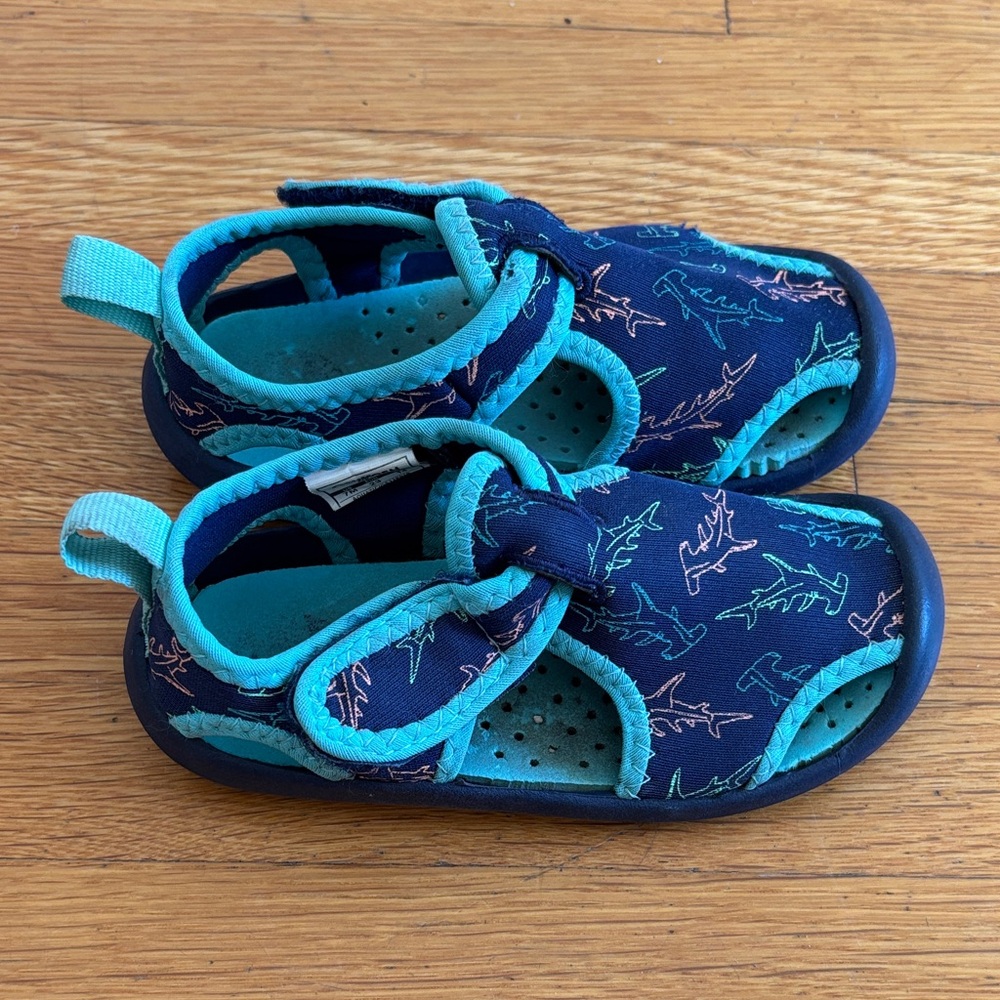 OSHKOSH B'GOSH Unisex-Child Aquatic Water Shoe